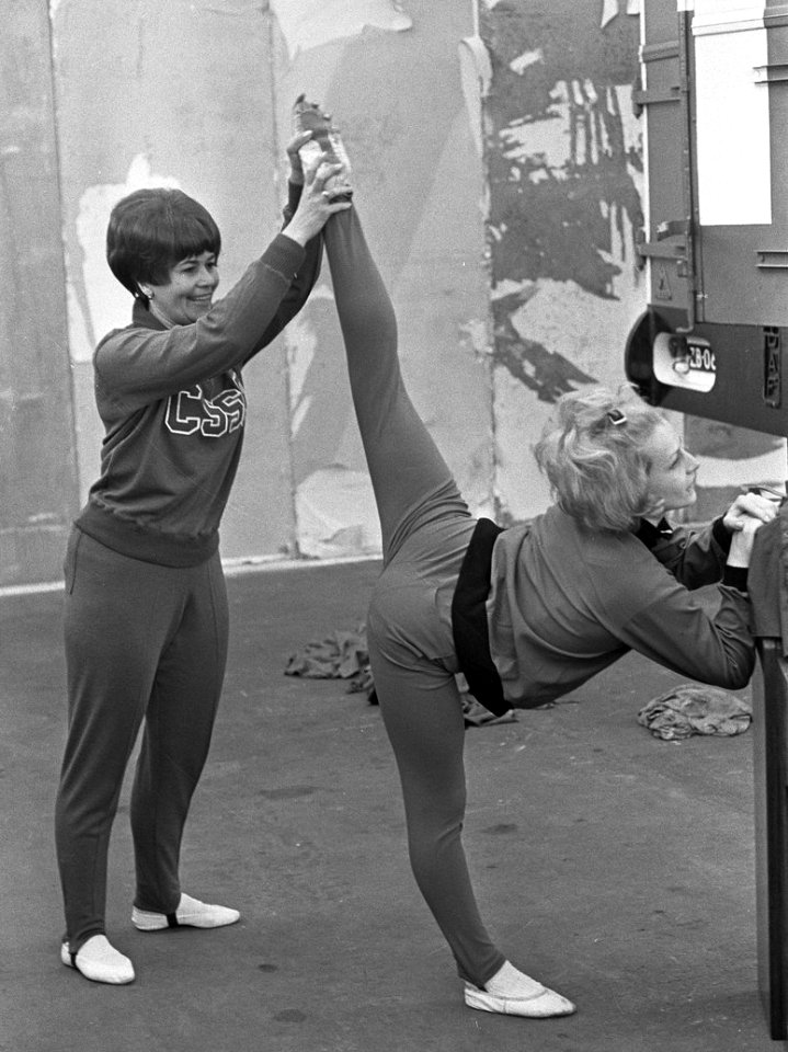 Věra Čáslavská with coach 1967