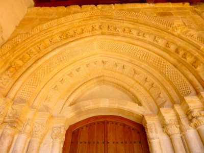 Vírgala Mayor - Iglesia de San Andrés, portada románica 05
