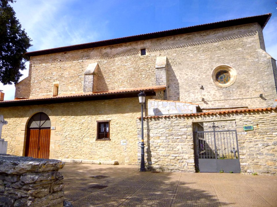 Víllodas - Iglesia de San Cristóbal 03