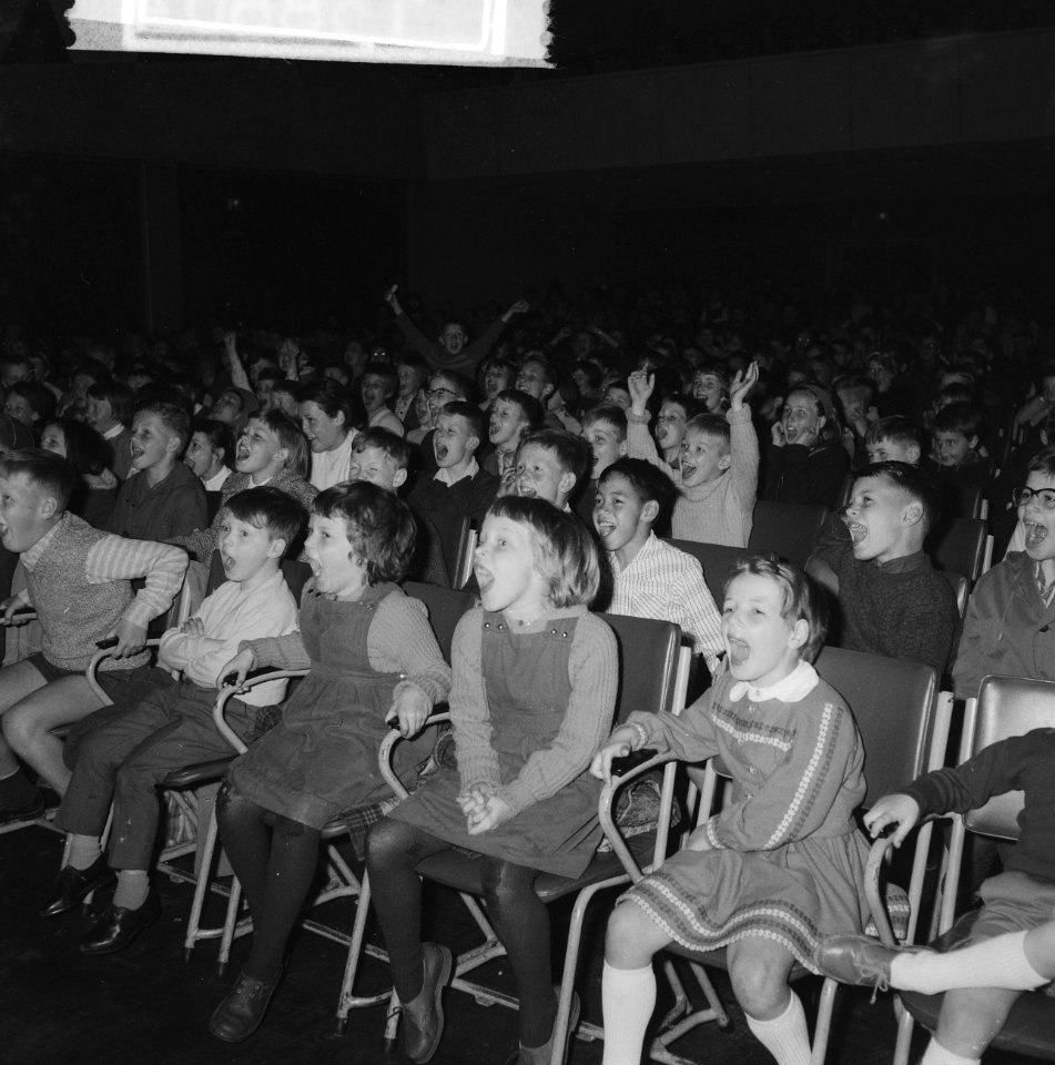 Vakantie, amuserende kinderen (opdracht Het Parool ), Bestanddeelnr 913-8804