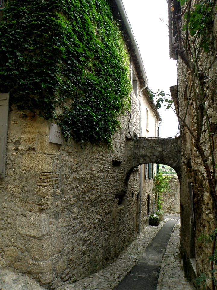 Vaison-la-Romaine Passage de l'Arc
