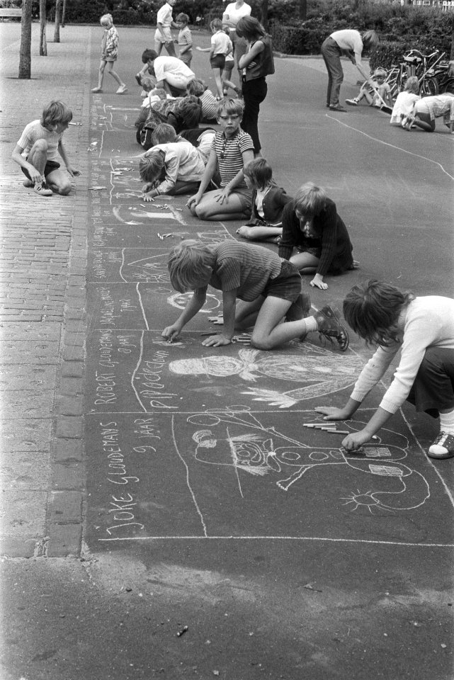 Vakantie, kinderen tekenen, Bestanddeelnr 924-7315
