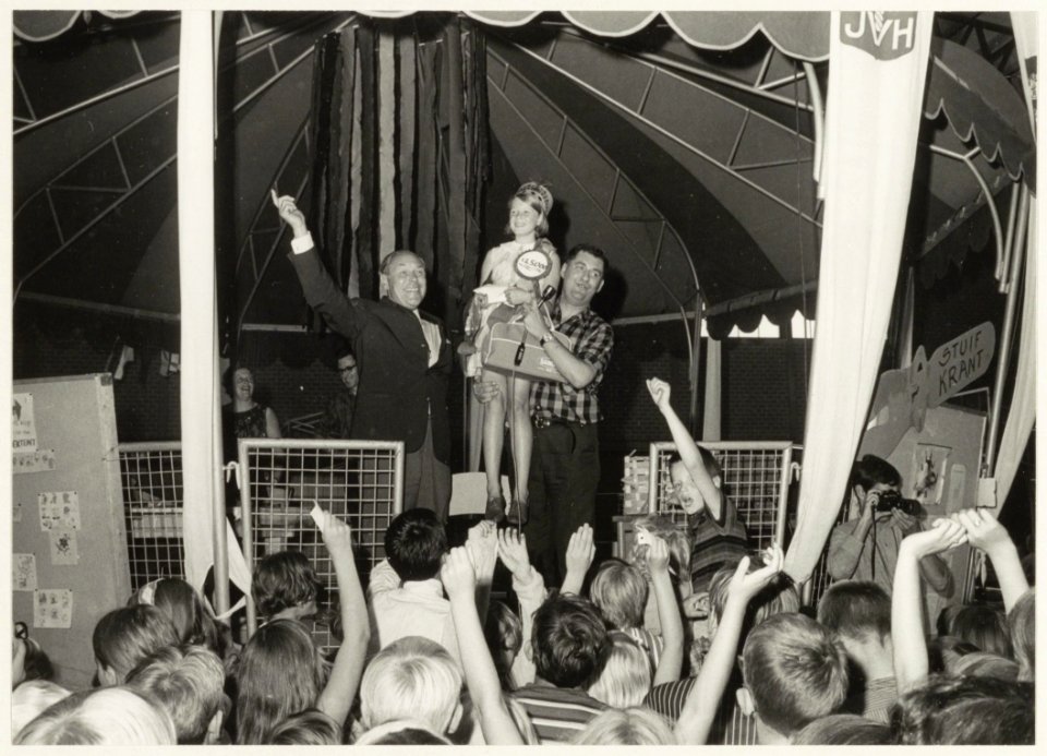 Vakantiespelen Stuif-Stuif in de Kennemer Sporthal. NL-HlmNHA 54012130