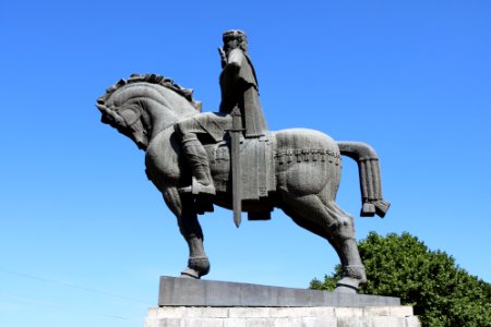 Vakhtang Gorgasali Statue - Tbilisi - 01