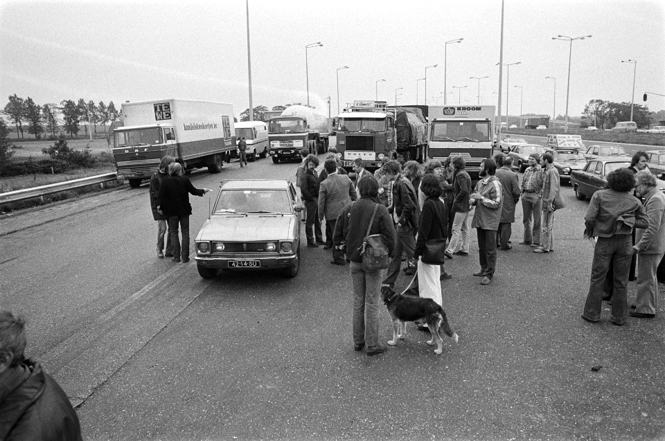 Vakbondsleden en leden van Chili-comite wachten tevergeefs op Chileens kopertran, Bestanddeelnr 929-2521