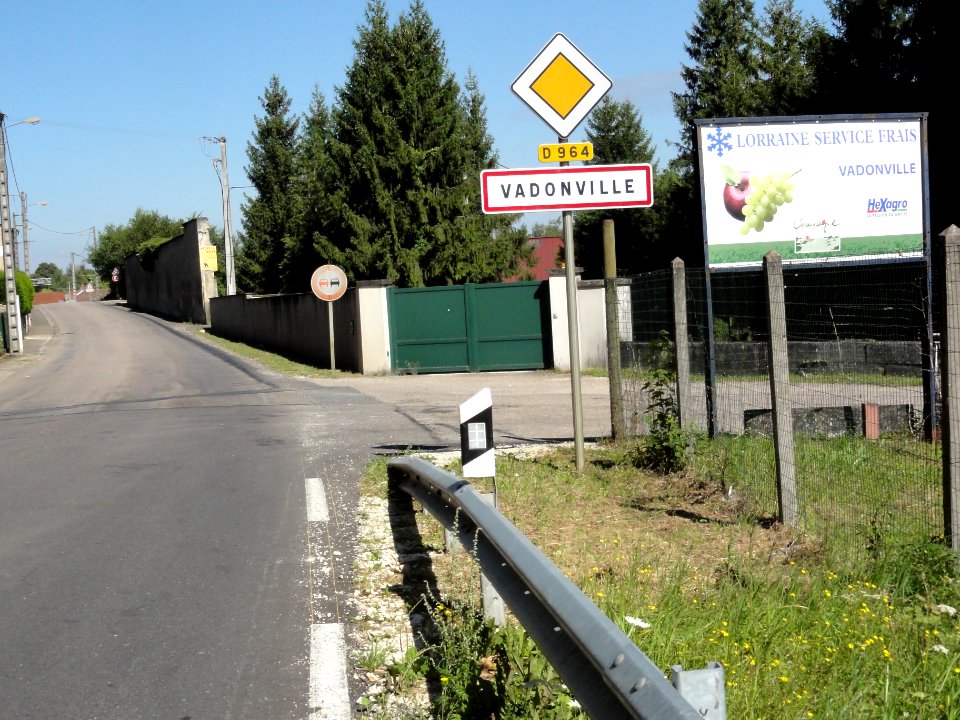 Vadonville (Meuse) city limit sign