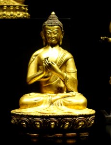 Vairocana Buddha, Qing dynasty, 18th century, bronze - Museu do Oriente - Lisbon, Portugal - DSC06937
