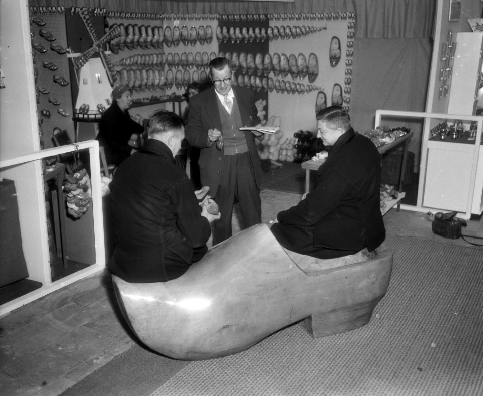 Vakbeurs voor koffers en lederwaren en souvenirs in Utrecht, Bestanddeelnr 910-0874