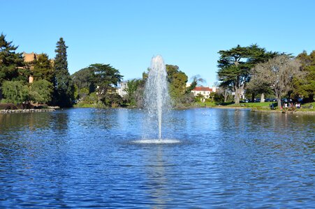 Gardens monument water dancer photo