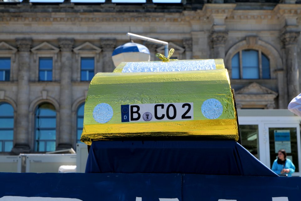VdA satire protest Berlin 2020-06-02 03