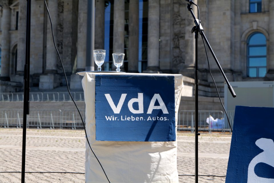 VdA satire protest Berlin 2020-06-02 04