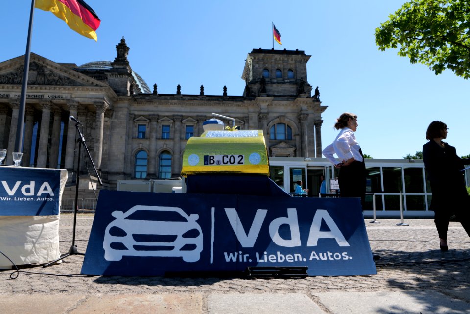 VdA satire protest Berlin 2020-06-02 01