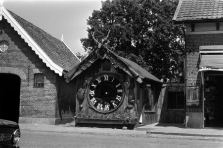Veluwe huisje in de vorm van een klok, Bestanddeelnr 923-5882