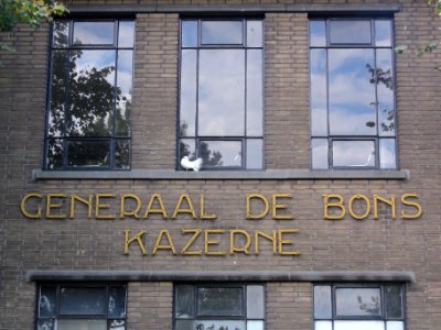Velp Rijksmonument 514126 De Bonskazerne gebouw C gevelopschrift