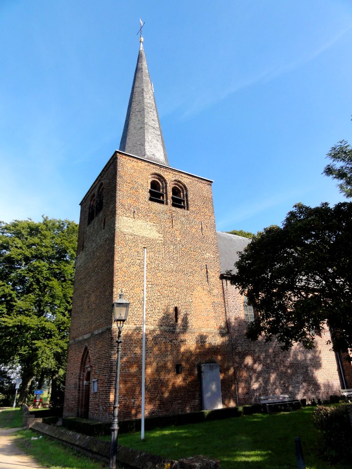 Velp Rijksmonument 17330 toren St.Vincentius Pastoor Loefsweg 1