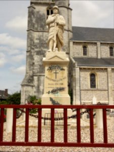 Veauville-lès-Baons (Seine-Mar.) monument aux morts