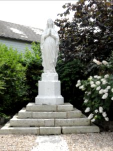 Veauville-lès-Baons (Seine-Mar.) statue de la Vierge