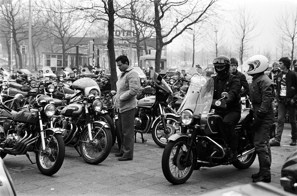 Veel motoren voor de RAI in Amsterdam tijdens Tweede Wieler Rai 82, Bestanddeelnr 932-0077