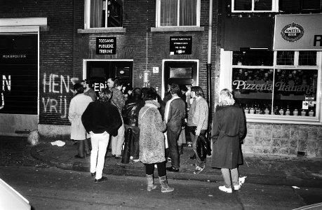 Veel belangstelling voor de publieke tribune, Bestanddeelnr 932-4265