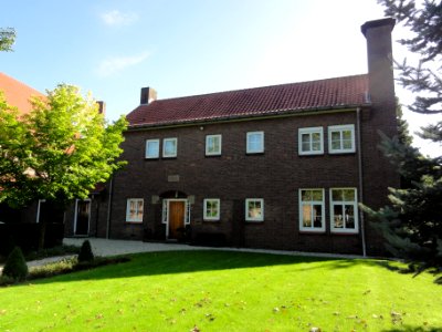Velp Rijksmonument 514142 pastorie Tolschestraat 21A