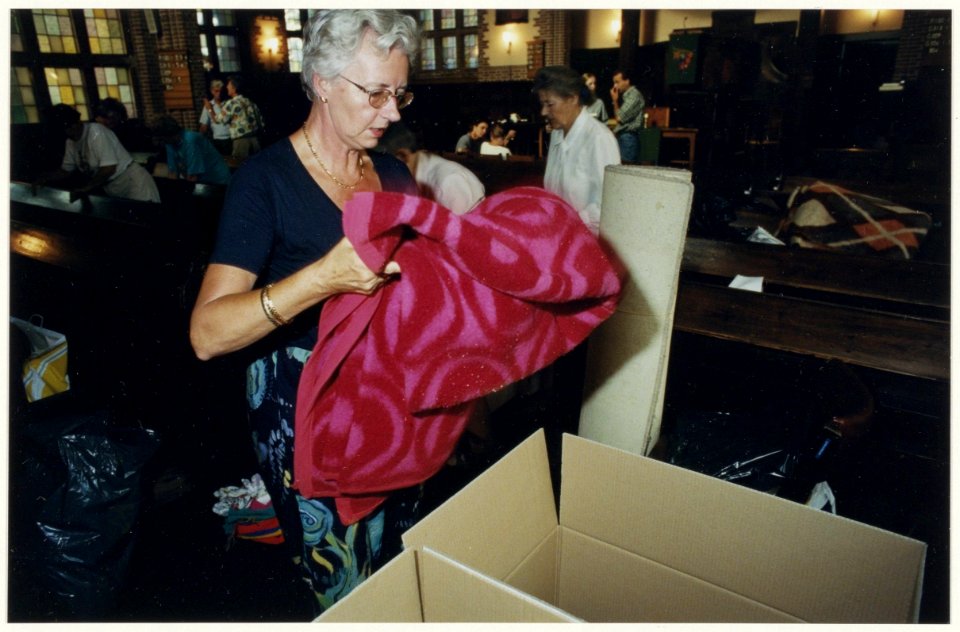 Velserstraat in de Noorderkerk worden goederen ingezameld voor Polen