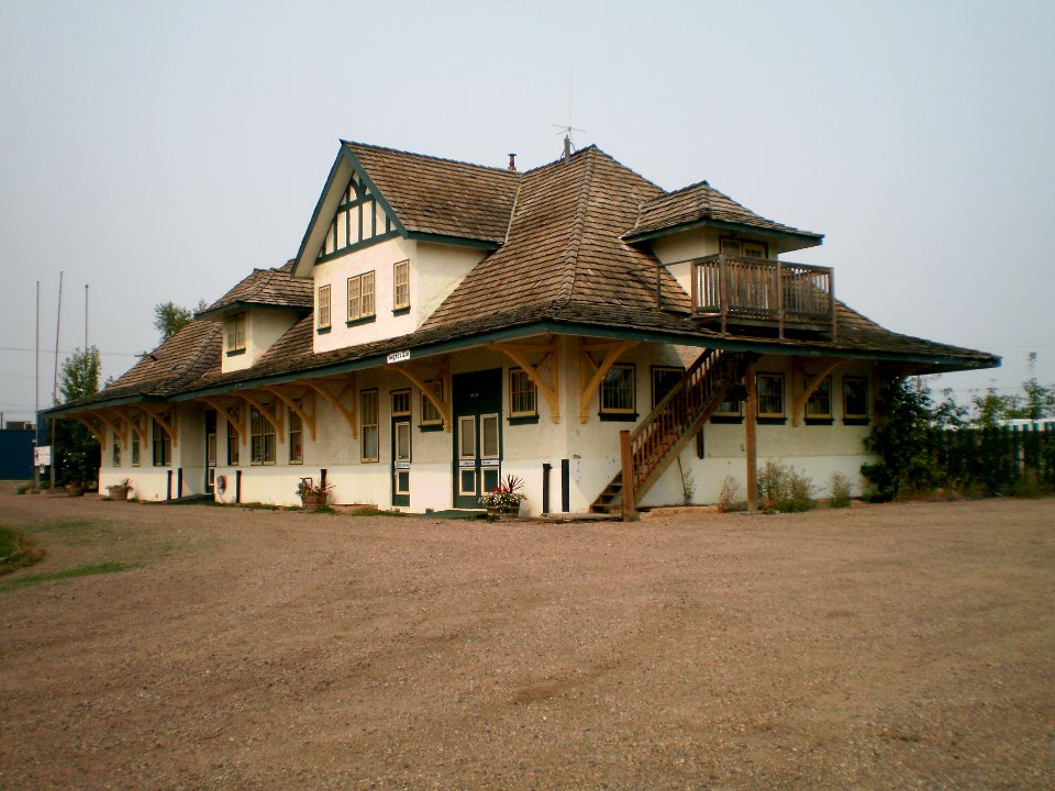 Vegreville Train Station 01