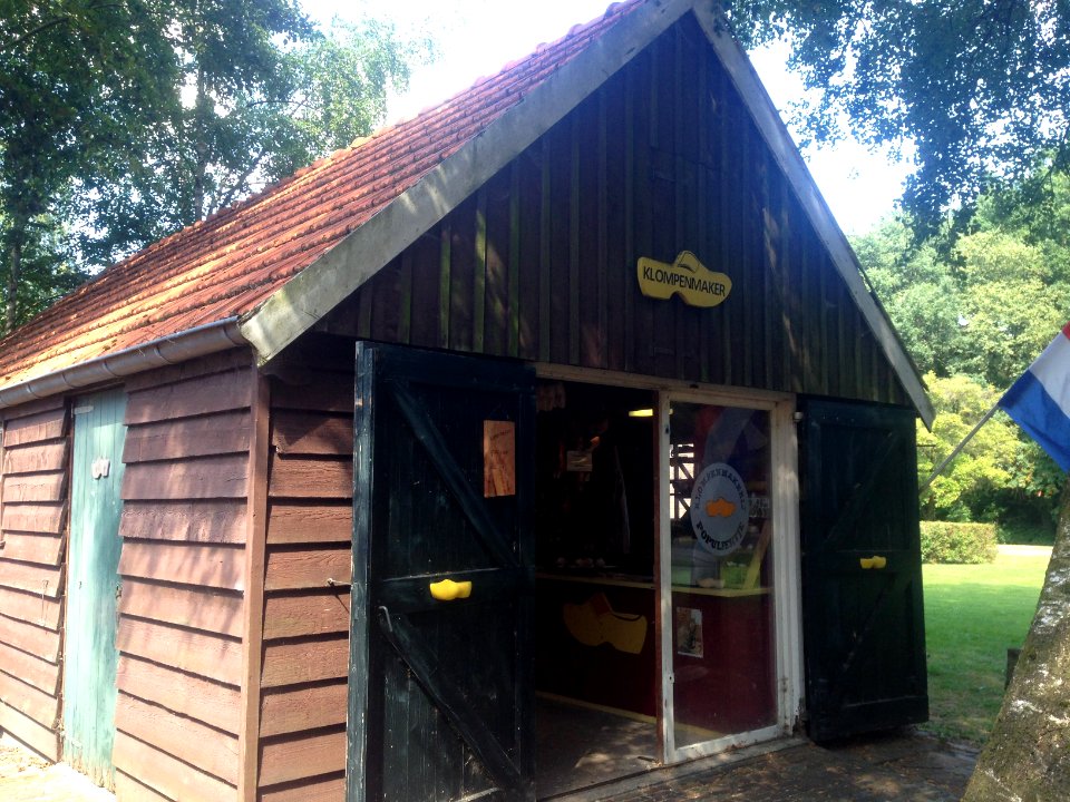 Veenpark klompenmakerij - 1
