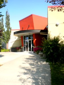 Vegreville Centennial Library, entrance