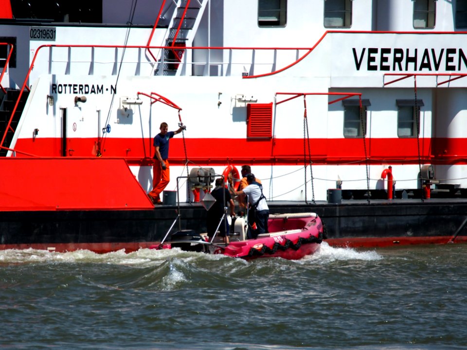 Veerhaven VII - Support vessel, Beneden Merwede pic2