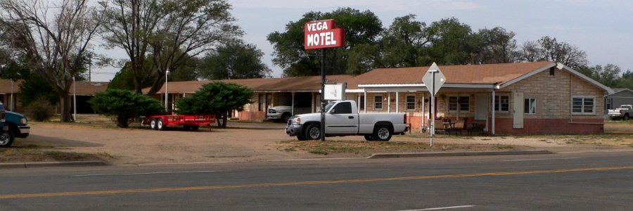 Vega Motel (Vega, Texas) W side from NE 1