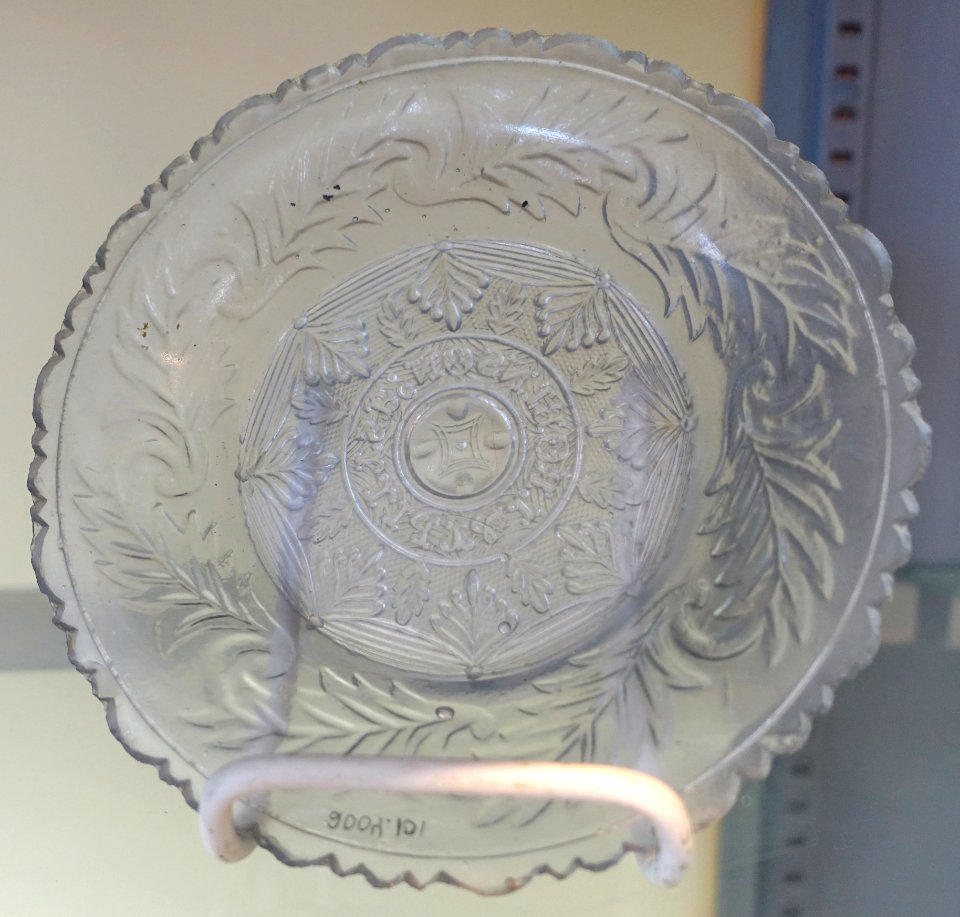 Vegetable dish, New England, 1830-1845, glass - Bennington Museum - Bennington, VT - DSC08886