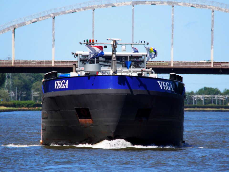 Vega - ENI 02334466, Amsterdam-Rijn kanaal, pic1