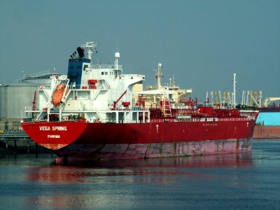 Vega Spring p6 at the '7e Petroleumhaven', Port of Rotterdam, Holland 23-Jul-2006