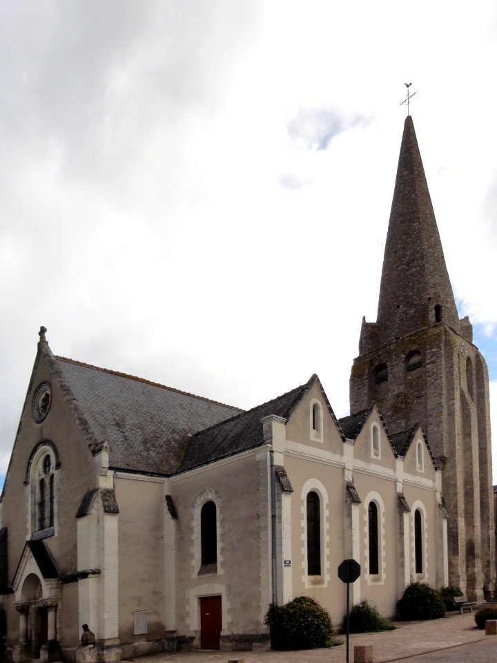 Veigné (Indre-et-Loire) Église Saint-Maxent