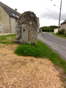 Veigné (Indre-et-Loire) Vieux puits