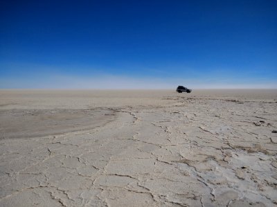 Vehicle on the Salar de Uyuni
