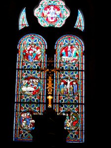 Veigné (Indre-et-Loire) église, vitrail 01