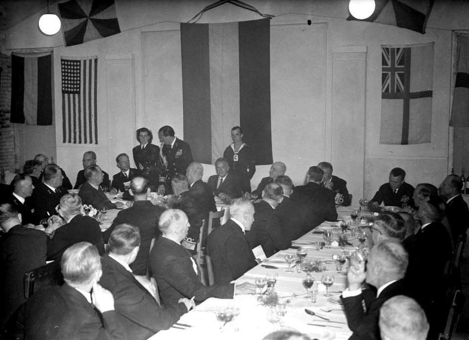 Veertig-jarig jubileum Onderzeedienst.. Diner officieren reunisten. Overzicht, Bestanddeelnr 902-2290