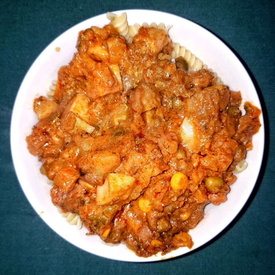 Vegetable tikka masala on rotini - Massachusetts*