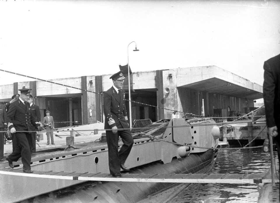 Veertig-jarig jubileum Onderzeedienst. Prins Bernhard bezoekt onderzeeboot basi…, Bestanddeelnr 902-2281
