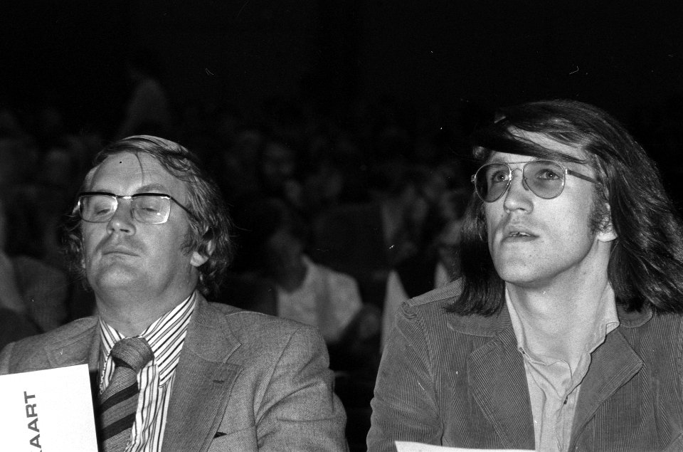 Veertiende PvdA-congres in Amsterdamse RH, Hans Kombrink (r), Bestanddeelnr 926-6847