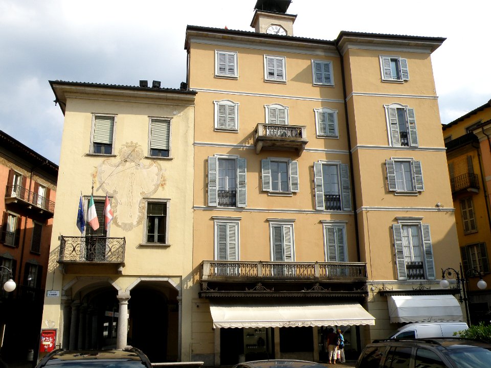 Verbania Piazza Ranzoni 3