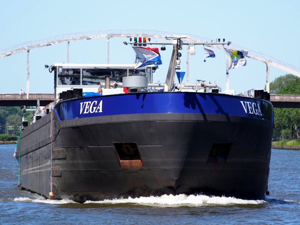 Vega - ENI 02334466, Amsterdam-Rijn kanaal, pic2