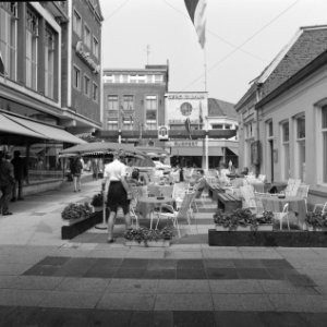 Verbeteringen, winkels, binnenstad, Bestanddeelnr 167-0138