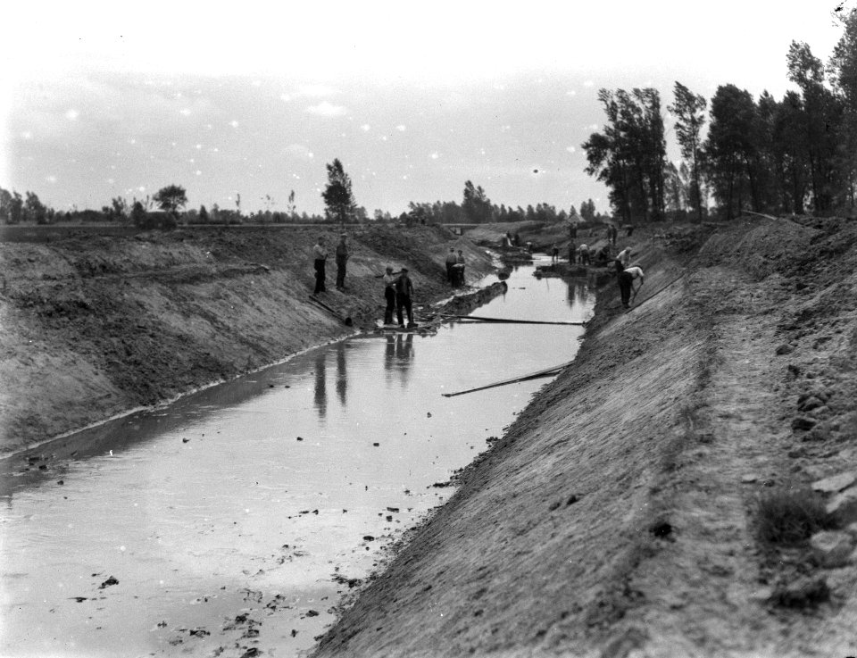 Verbeteren van kanalen , Regge, Bestanddeelnr 192-0115