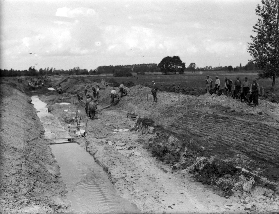 Verbeteren van kanalen , Regge, Bestanddeelnr 192-0114