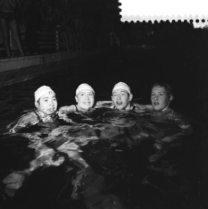 Verbetering van 2 Nederlandse records door de zwemclub Naarden, Bestanddeelnr 911-0865