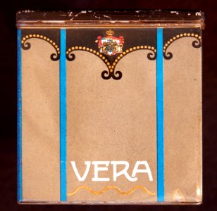 Vera Josetti cigaretets tin, back