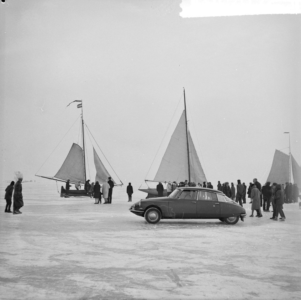 Vele sporten op de Gouwzee nabij Monnickendam, Bestanddeelnr 914-7072