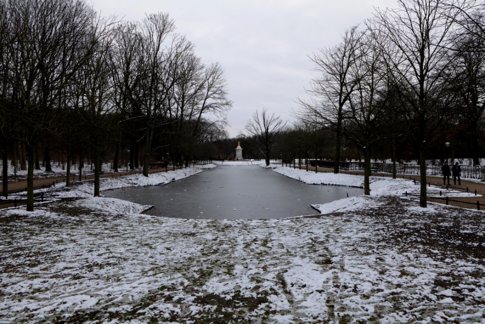 Venusbassin Tiergarten Berlin with ice and snow 2021-02-06 05